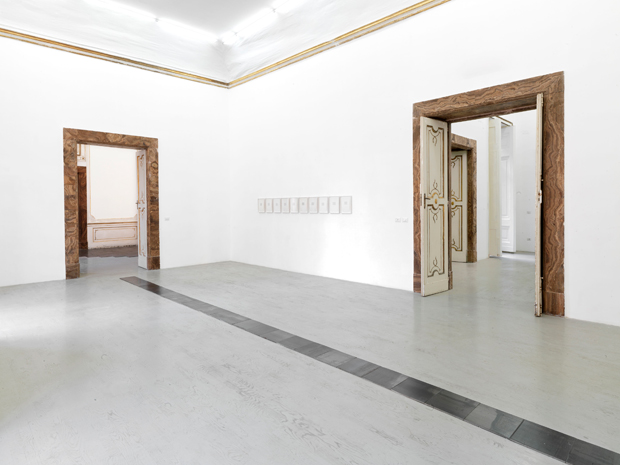 Carl-Andre-2013_installation-view-3
