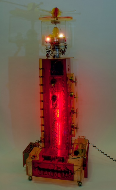 Fulvio Rendell, Torre di luce, 1970, scultura in plexiglass con componenti elettroniche, cm 175x53, curtesy Collezione Jacorossi, ph Riccardo De Antonis