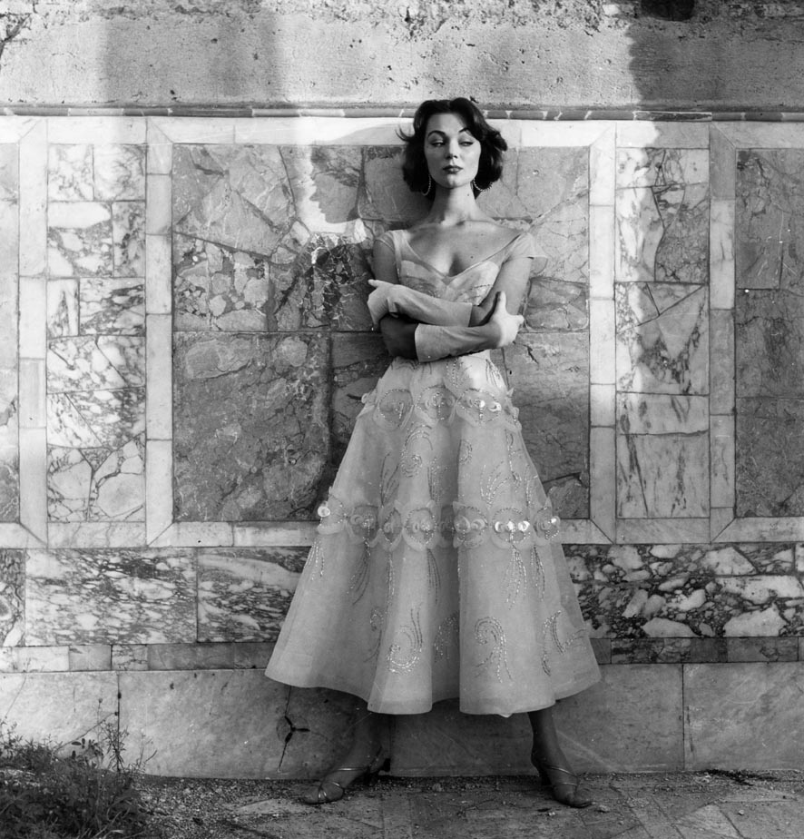 Sorelle Fontana eté 1953 avec Ivy à Ostia Antica